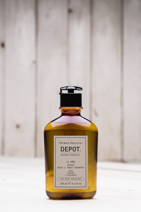 ZESTAW DEPOT 606 NAWILŻAJĄCY SZAMPON DO CIAŁA I WŁOSÓW + 802 SCRUB + 809 KREM NAWILŻAJĄCY + W PREZENCIE ZAPACHY DO SAMOCHODU